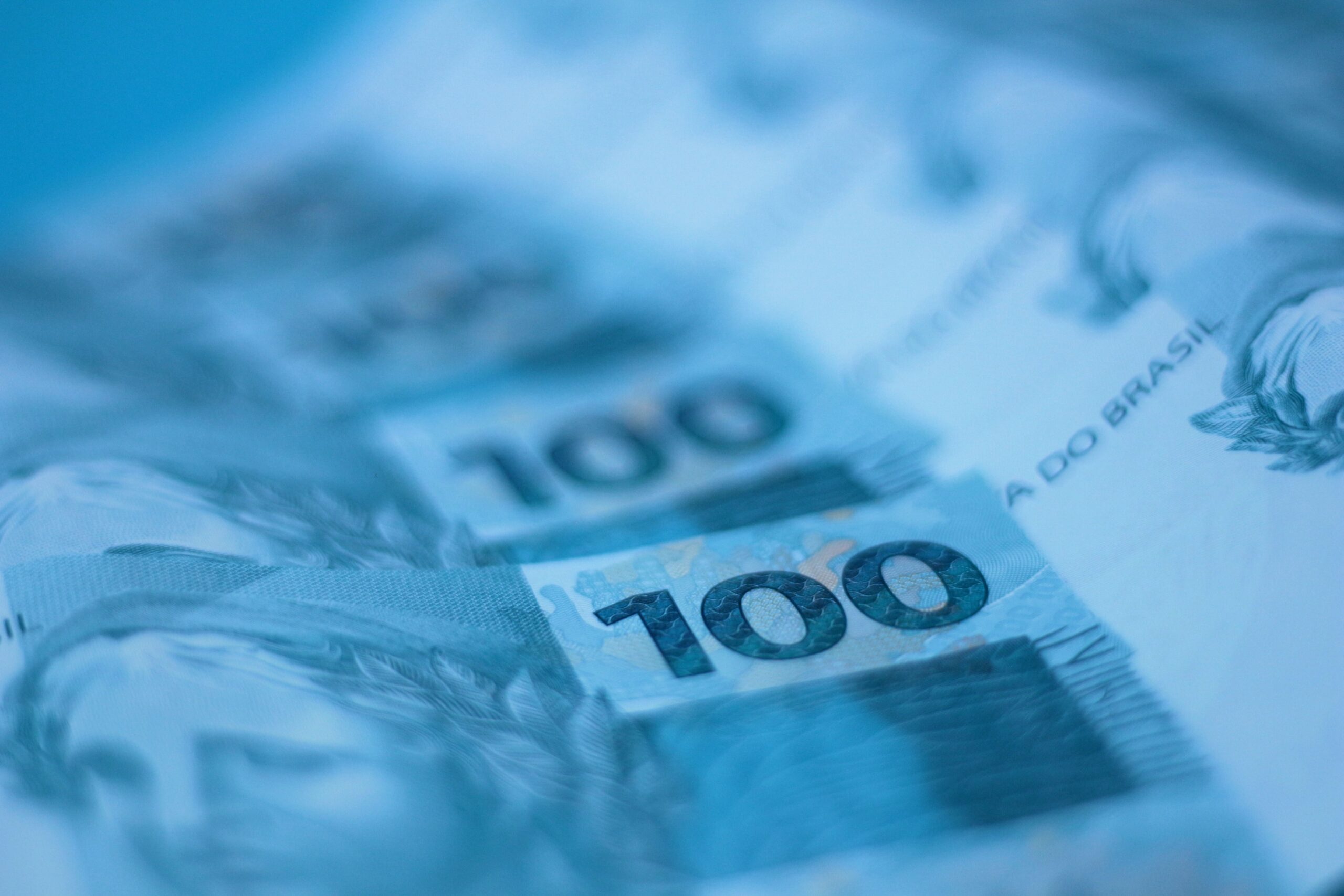 Políticas de Tasas de Interés y Coordinación Macroeconómica frente a la Inflación Inercial