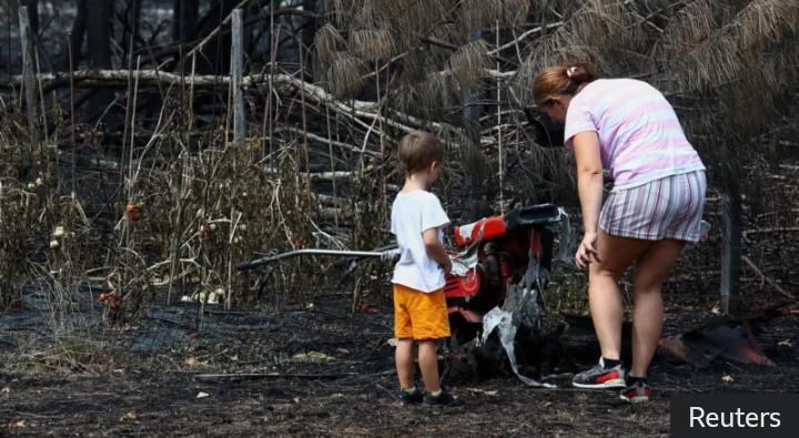Los incendios forestales en Francia dejan al descubierto cientos de proyectiles de la Segunda Guerra Mundial en un pueblo.