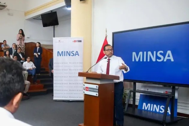 Ministro de Salud anuncia hospital de campaña en Piura ante riesgo de saturación